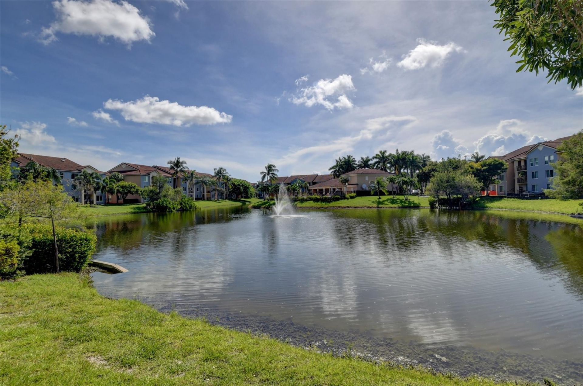 704 Villa Cir, Unit 704, Boynton Beach, FL 33435 Photo