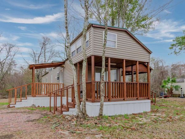 21028 Diversion Canal Rd, St Amant, LA 70449