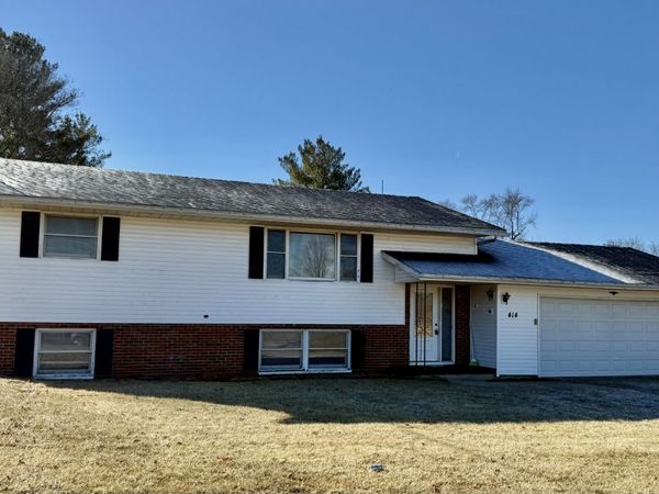 414 E Main Street, Toulon, IL 61483