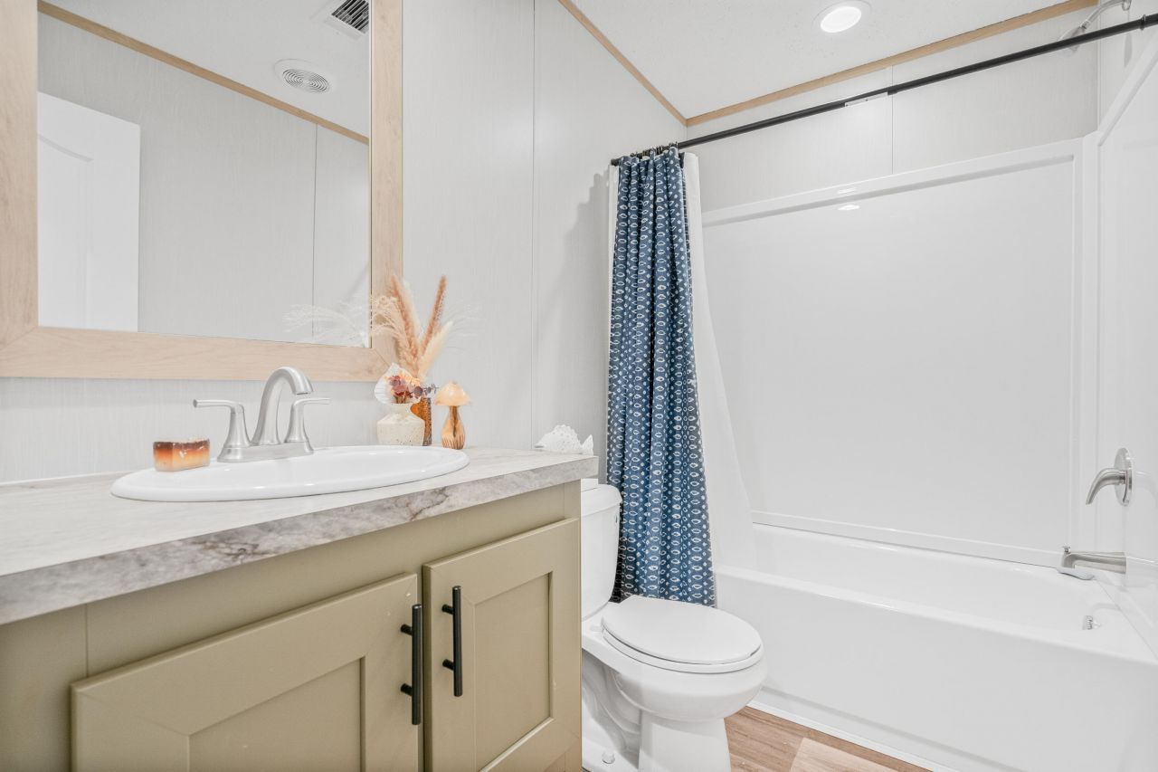 116 E Church Street Photo 11