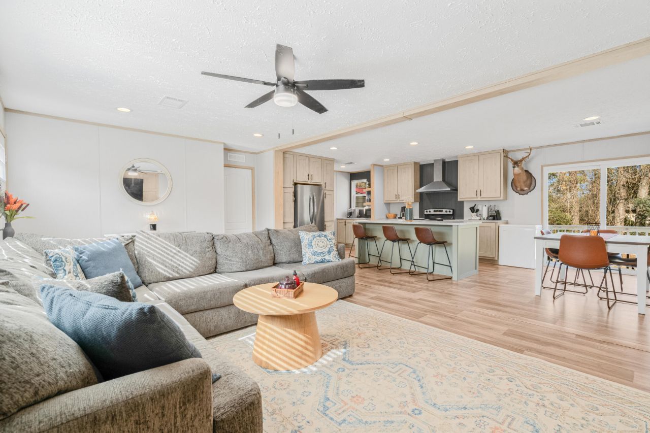 116 E Church Street Photo 15