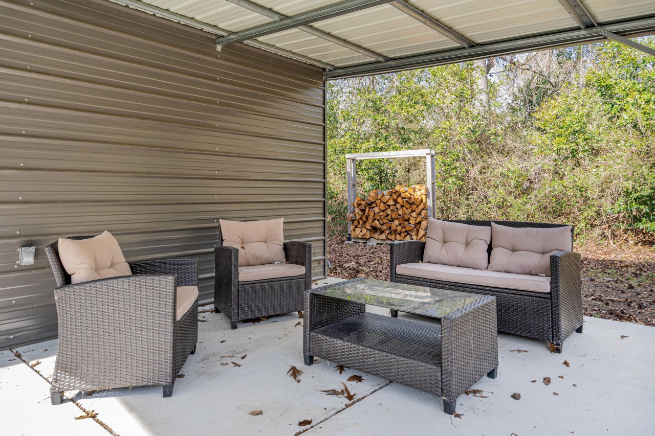 116 E Church Street Photo 17