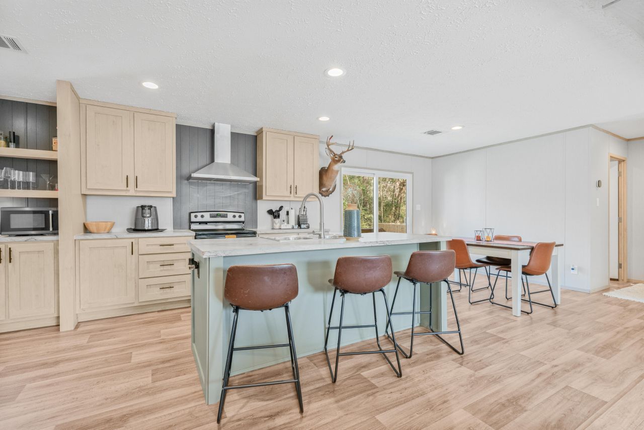 116 E Church Street Photo 19