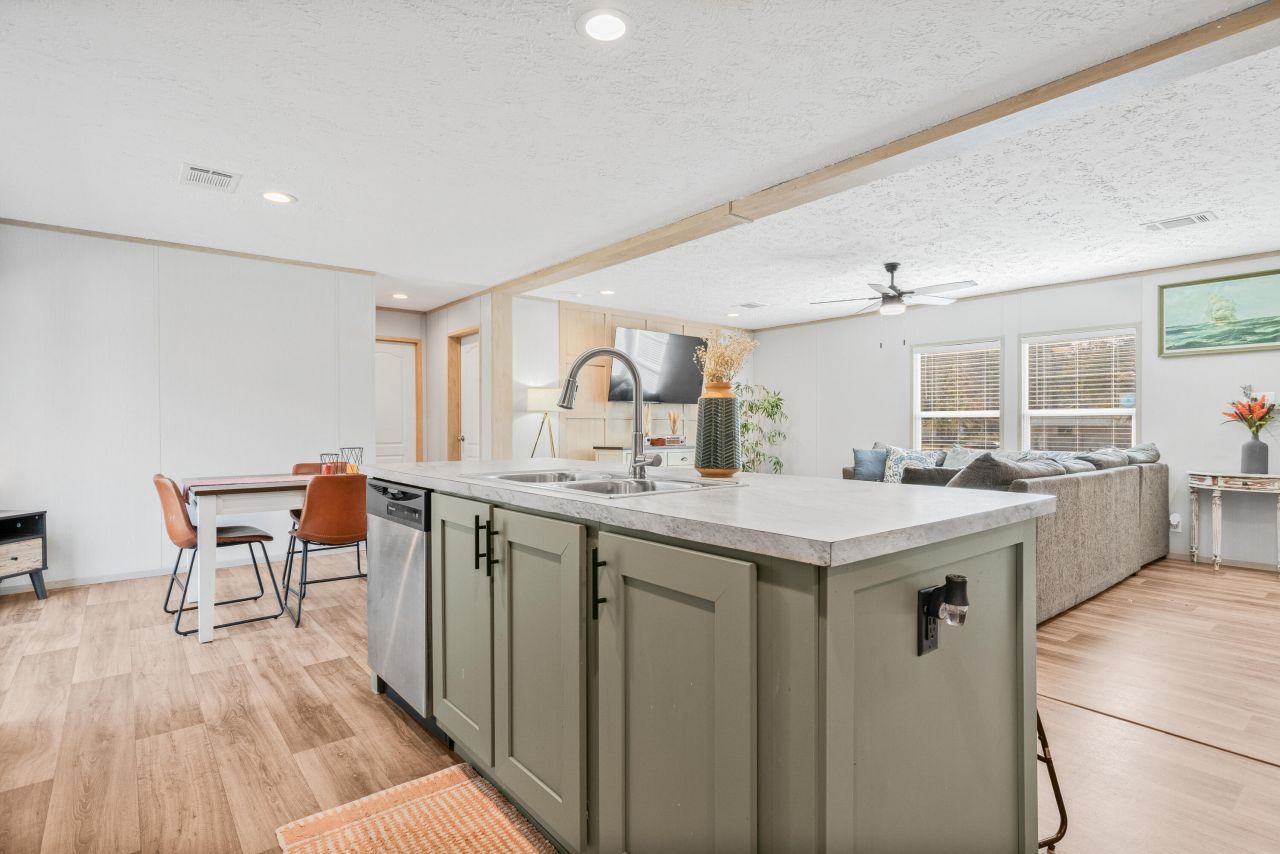 116 E Church Street Photo 22