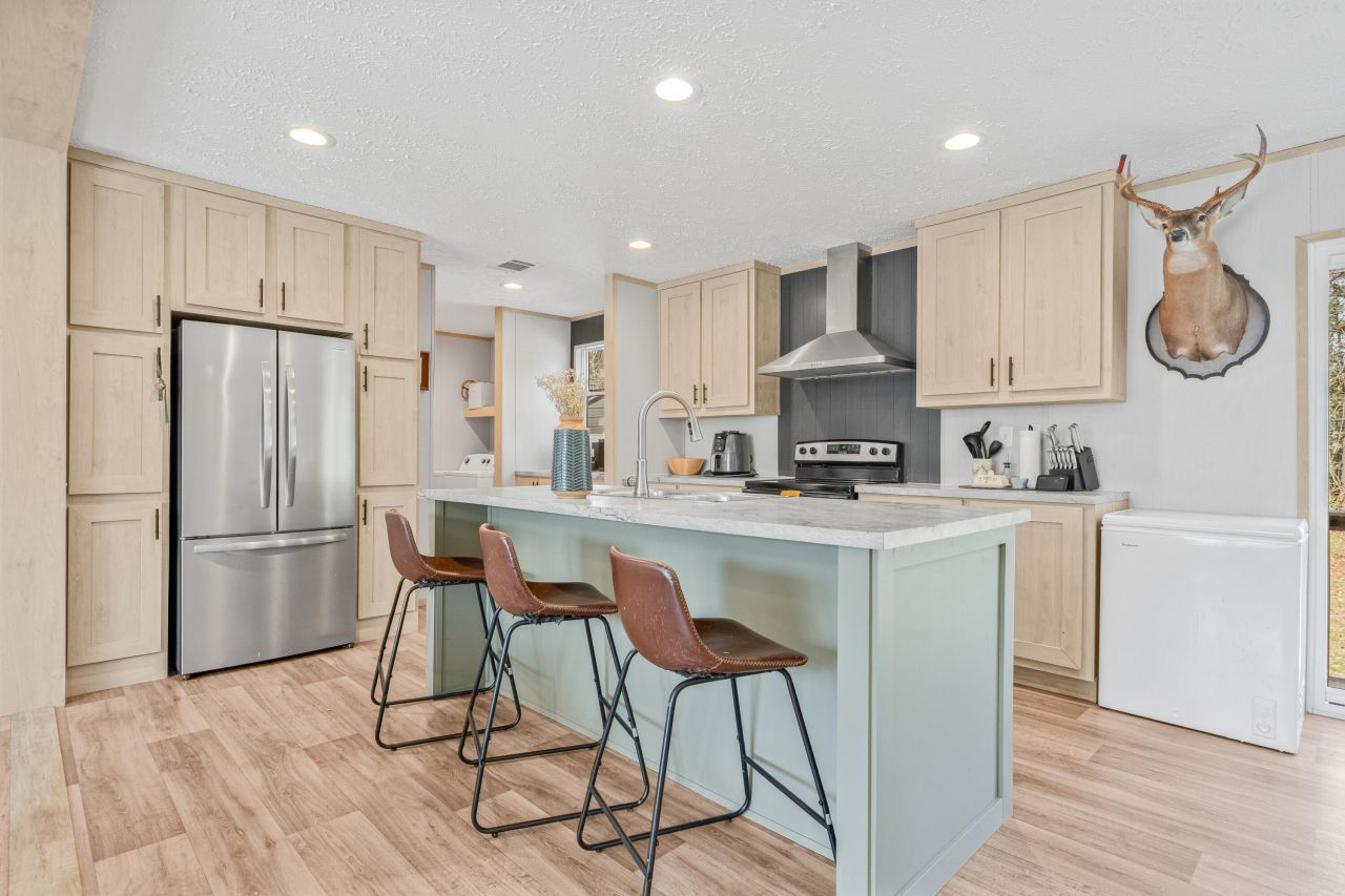 116 E Church Street Photo 4