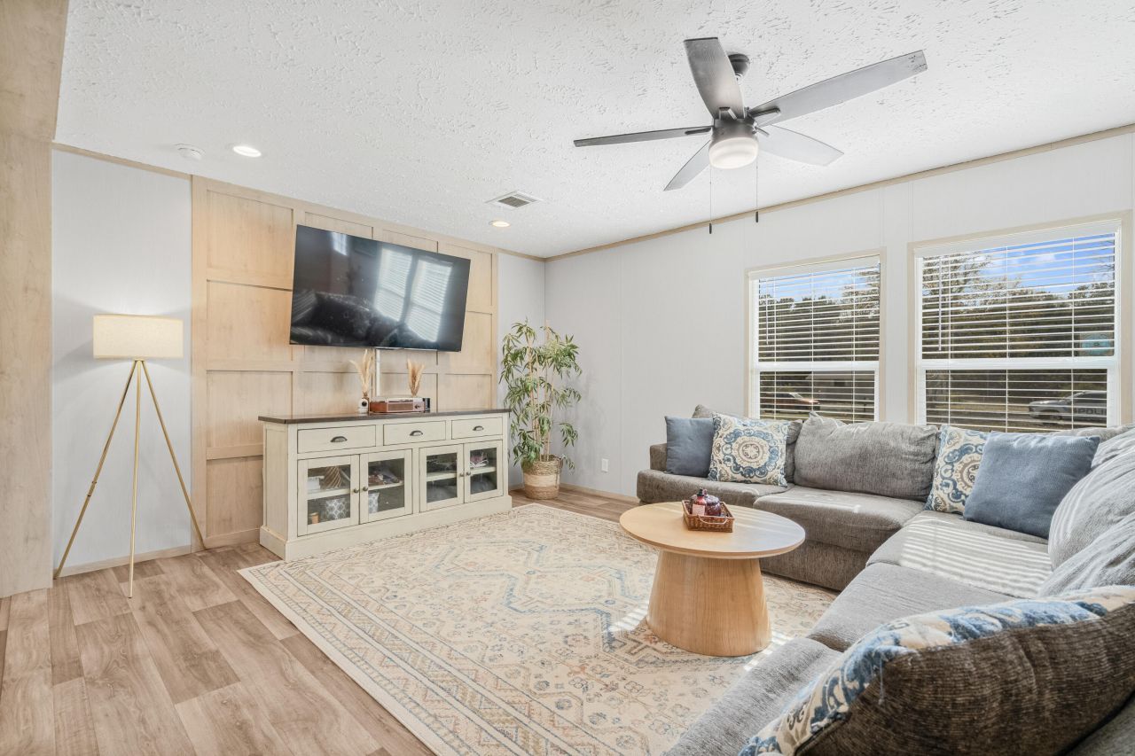 116 E Church Street Photo 5