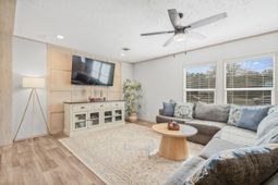 116 E Church Street photo 4