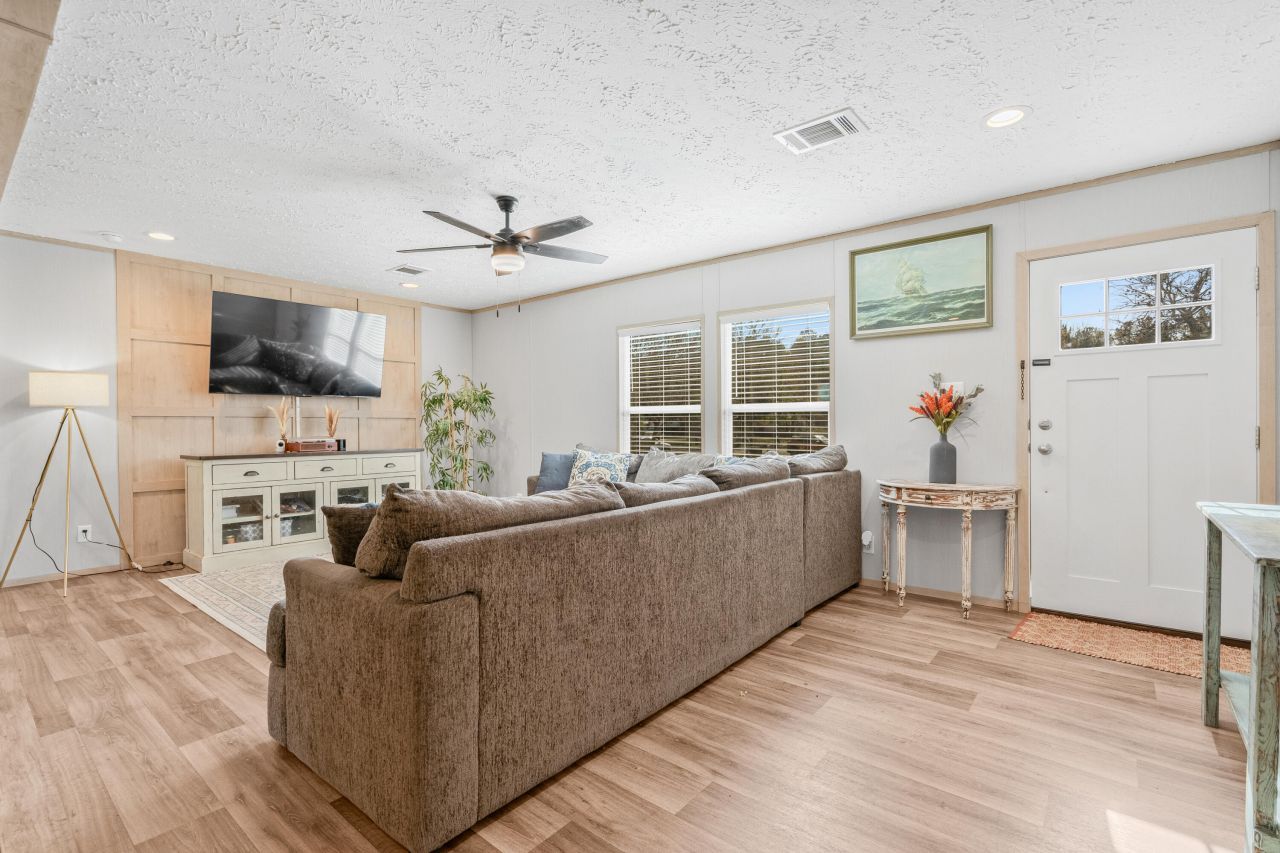 116 E Church Street Photo 6