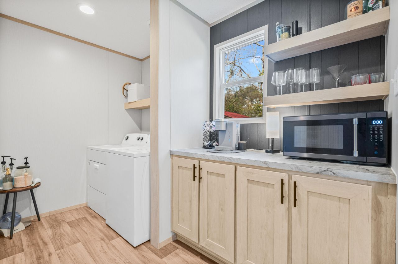 116 E Church Street Photo 9