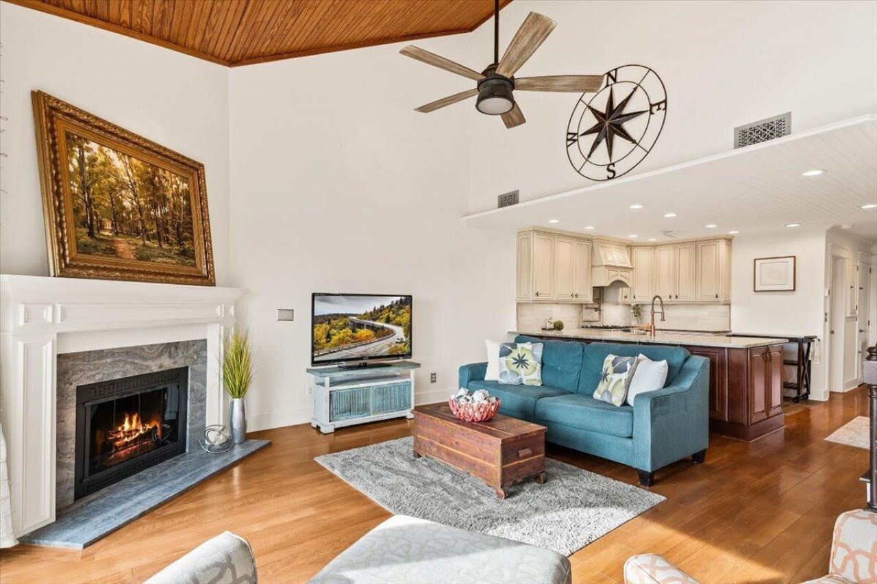 101 River Breeze Drive Photo 3