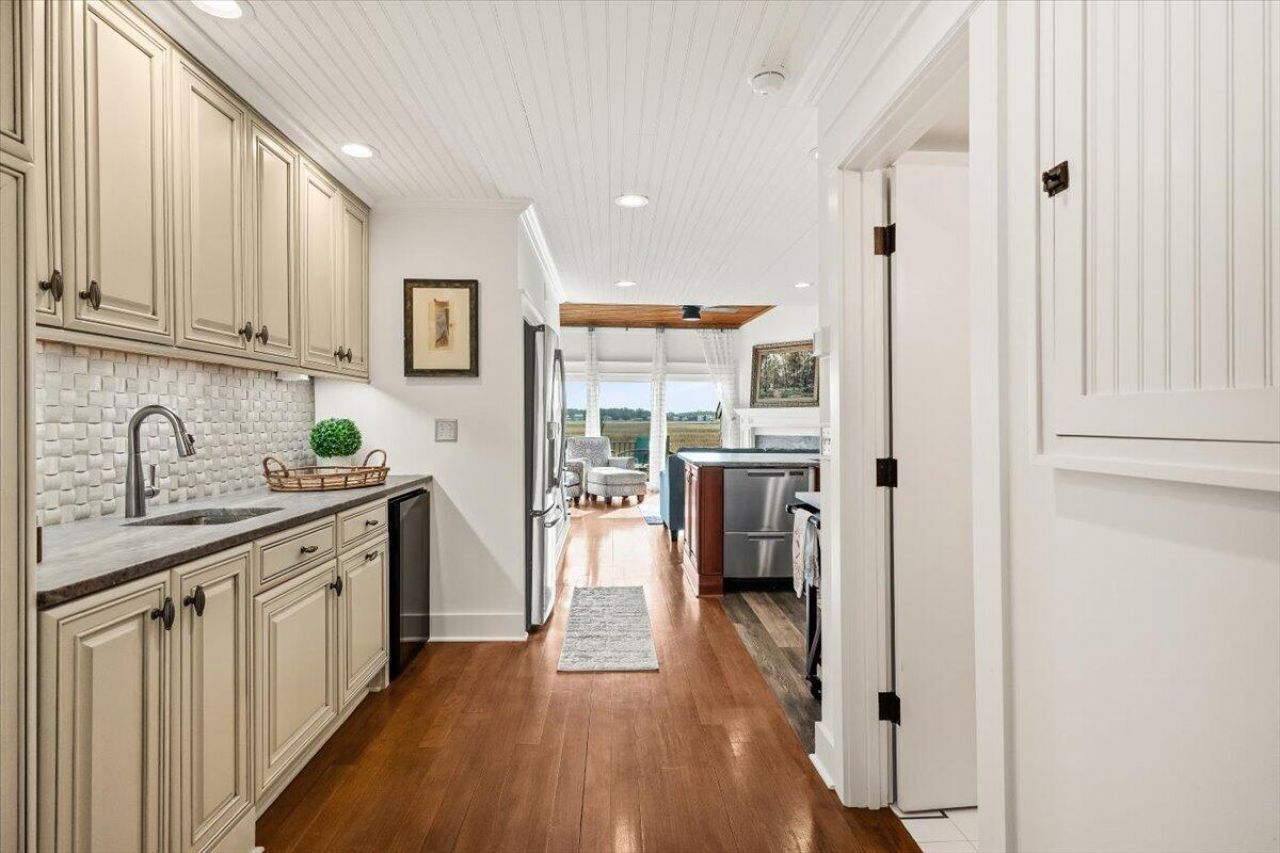 101 River Breeze Drive Photo 8