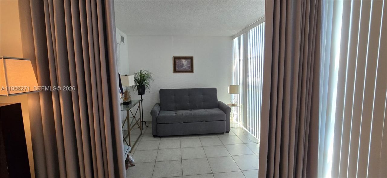 601 Three Islands Blvd, Unit 107, Hallandale Beach, FL 33009 Photo
