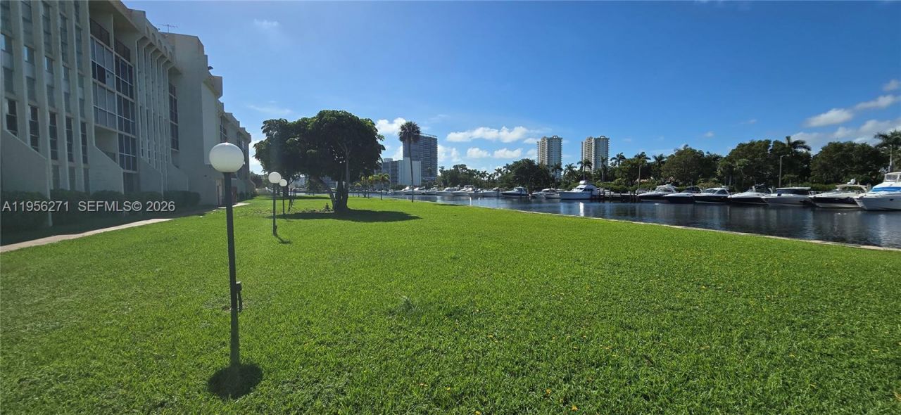 601 Three Islands Blvd, Unit 107, Hallandale Beach, FL 33009 Photo
