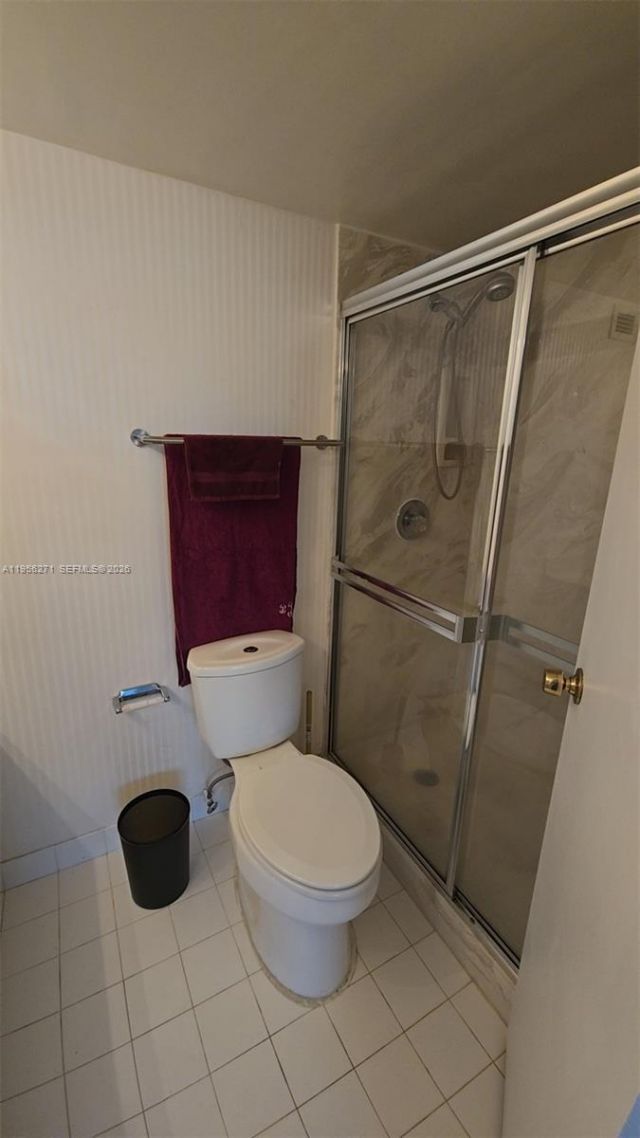 601 Three Islands Blvd, Unit 107, Hallandale Beach, FL 33009 Photo