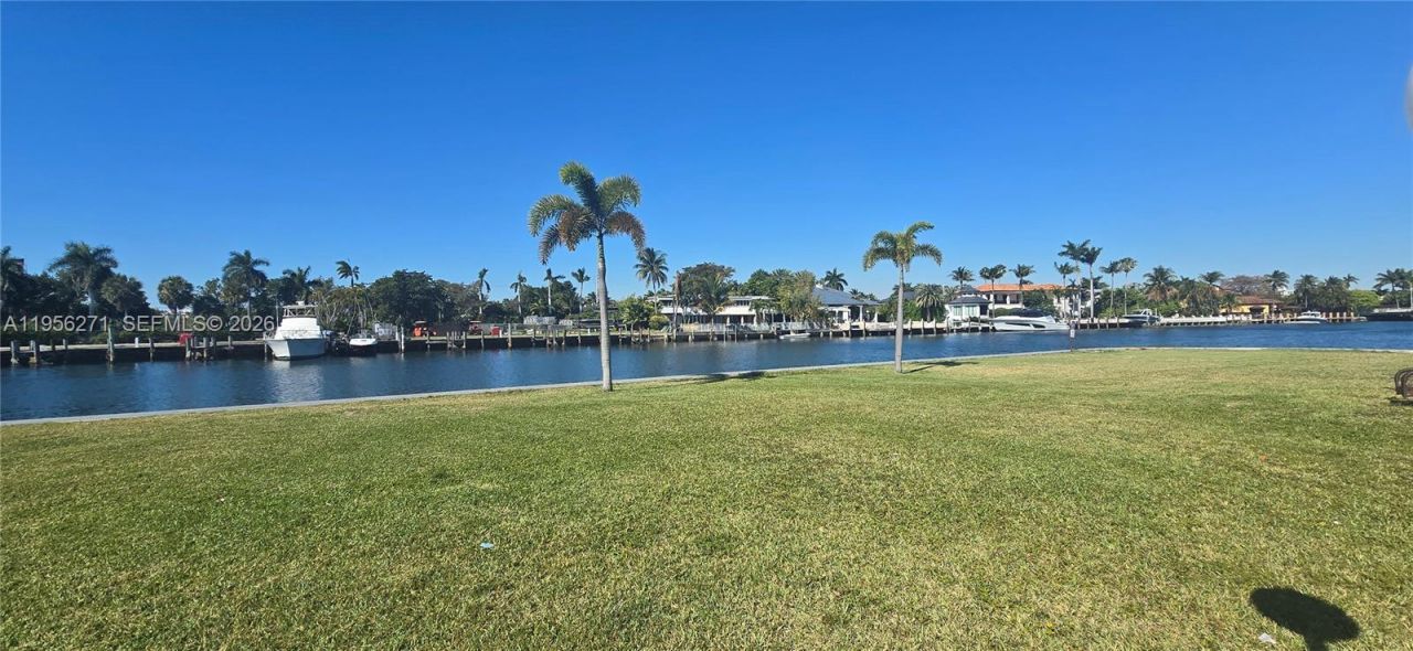 601 Three Islands Blvd, Unit 107, Hallandale Beach, FL 33009 Photo