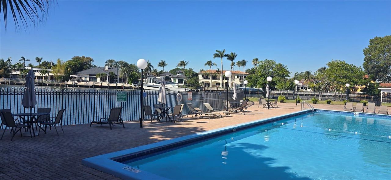 601 Three Islands Blvd, Unit 107, Hallandale Beach, FL 33009 Photo