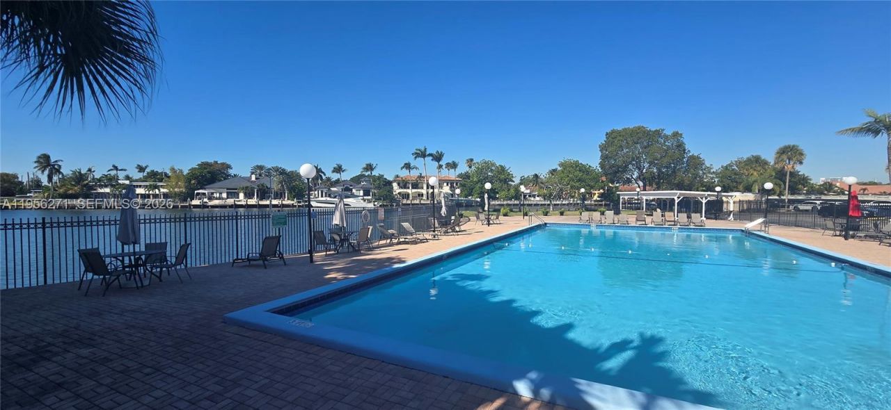 601 Three Islands Blvd, Unit 107, Hallandale Beach, FL 33009 Photo