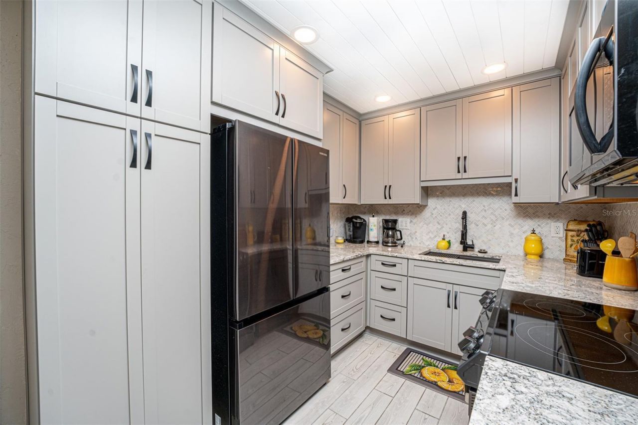 3800 Saxon Drive, Unit 150, New Smyrna Beach, FL 32169 Photo