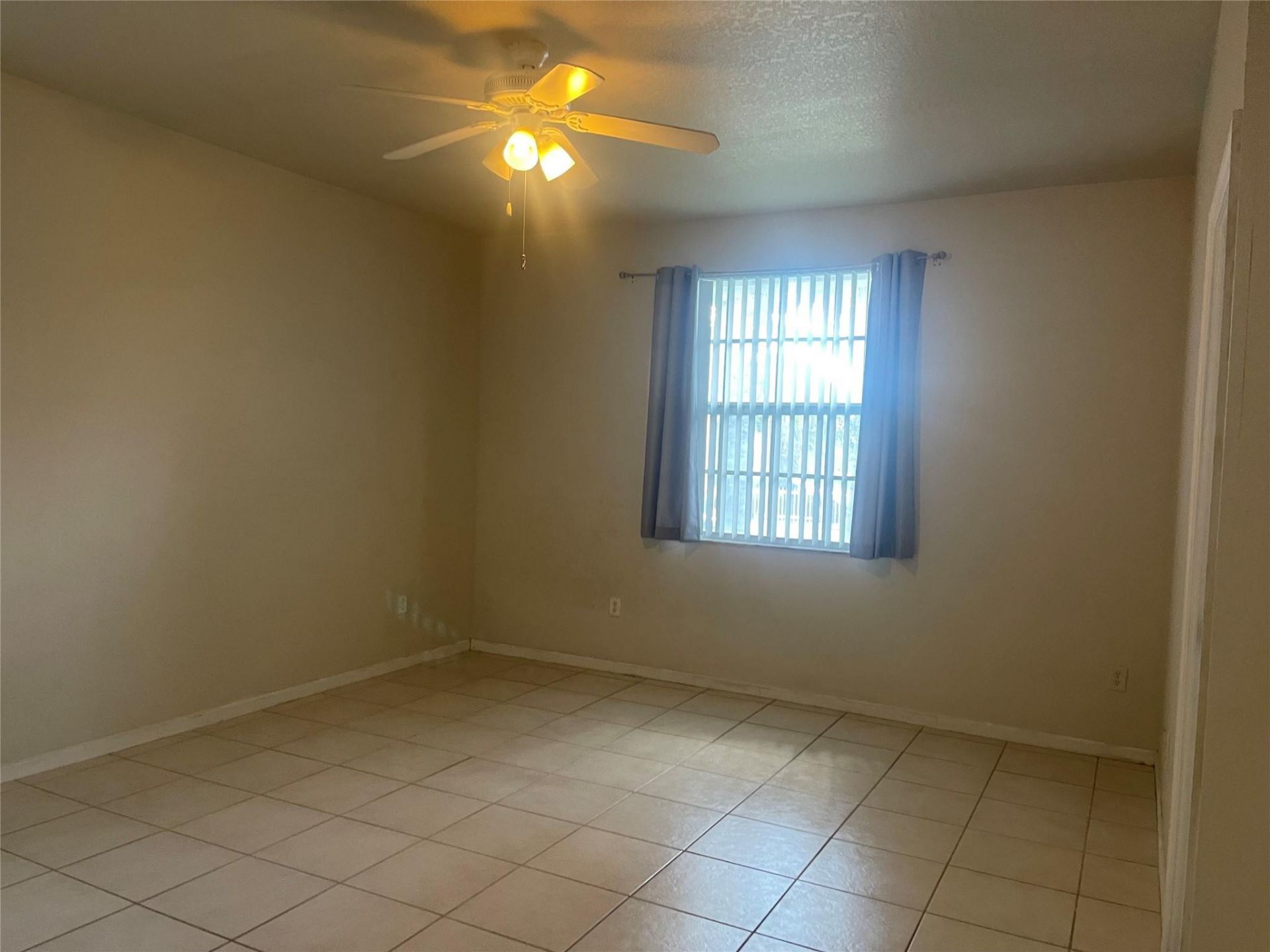 717 NE 4th Street, Hallandale Beach, FL 33009 Photo