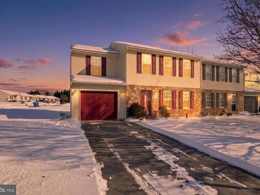 10 Evergreen Terrace, Manchester, PA 17345 Main Photo