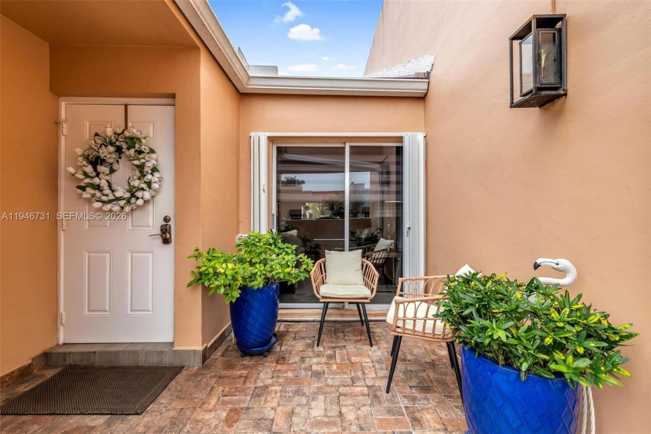 10305 SW 154th Cir Ct, Unit 26, Miami, FL 33196 Photo