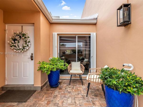 10305 SW 154th Cir Ct, Unit 26, Miami, FL 33196