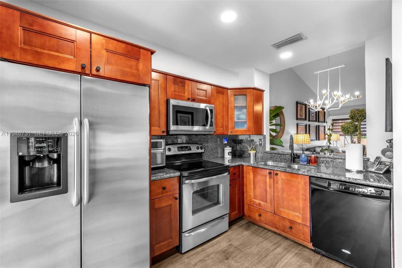 10305 SW 154th Cir Ct, Unit 26, Miami, FL 33196 Photo