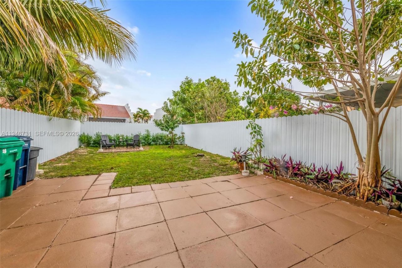 10305 SW 154th Cir Ct, Unit 26, Miami, FL 33196 Photo