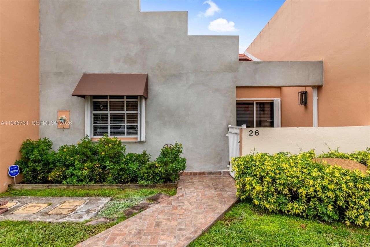 10305 SW 154th Cir Ct, Unit 26, Miami, FL 33196 Photo