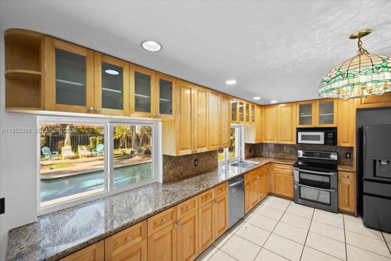 2560 Bass Way, Cooper City, FL 33026 Photo