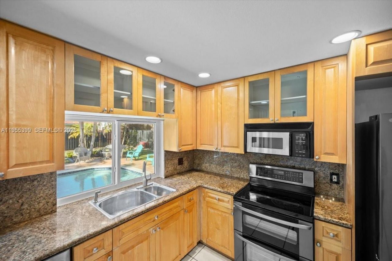 2560 Bass Way, Cooper City, FL 33026 Photo