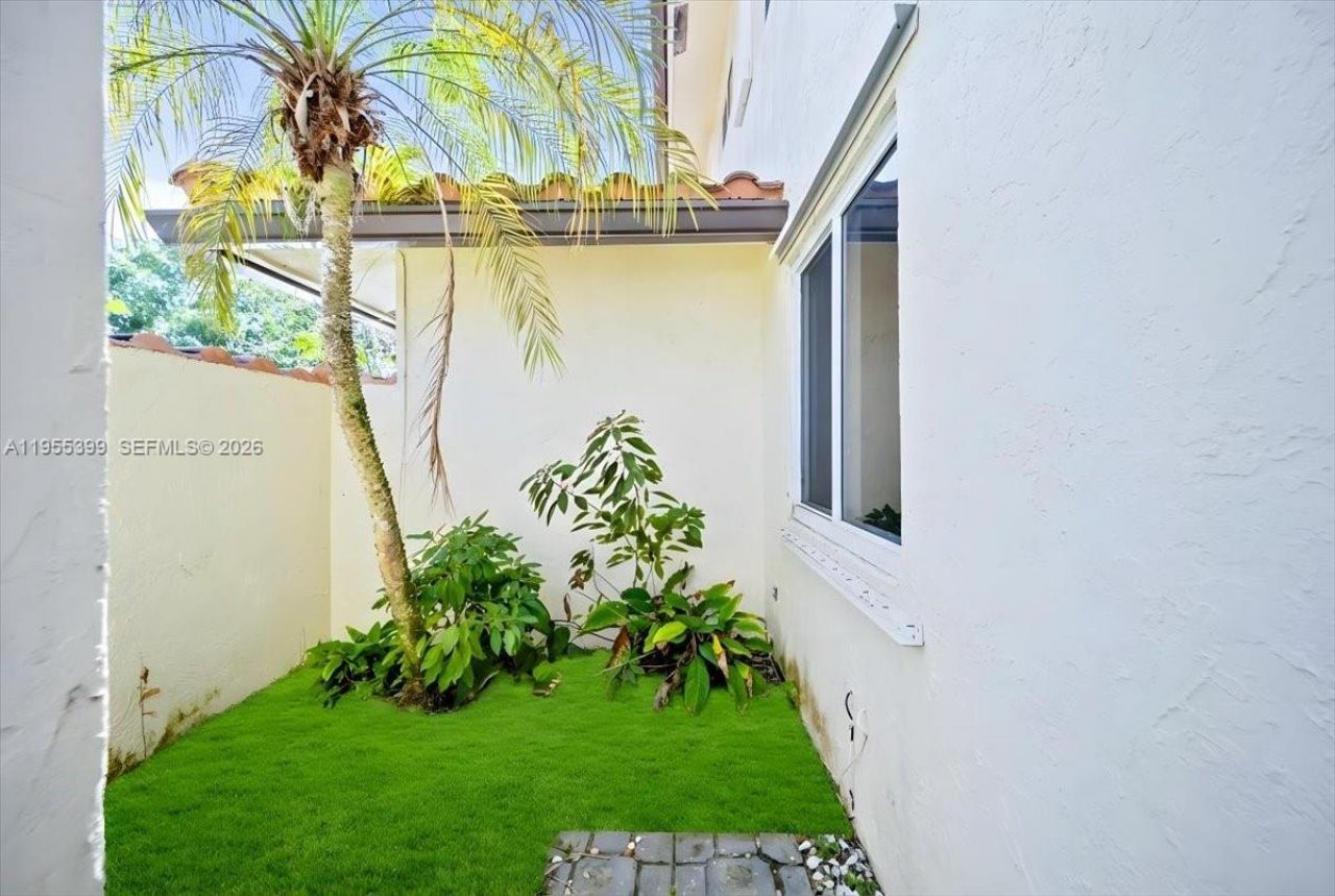 2560 Bass Way, Cooper City, FL 33026 Photo