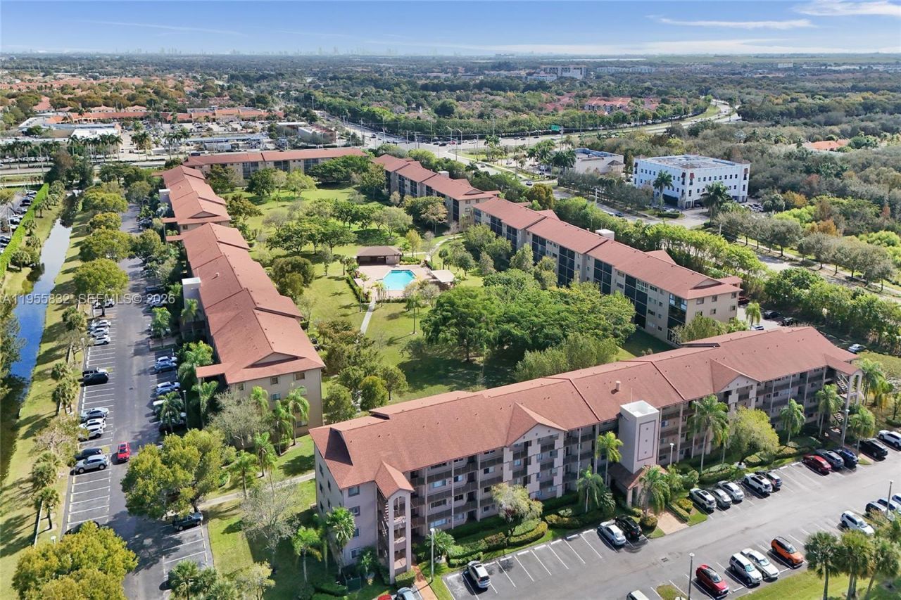 1651 SW 127th Ave , Unit 404A, Pembroke Pines, FL 33027 Photo