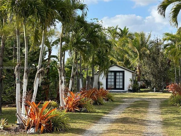 18481 SW 208th St, Miami, FL 33187