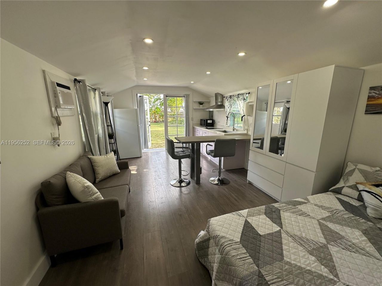 18481 SW 208th St, Miami, FL 33187 Photo