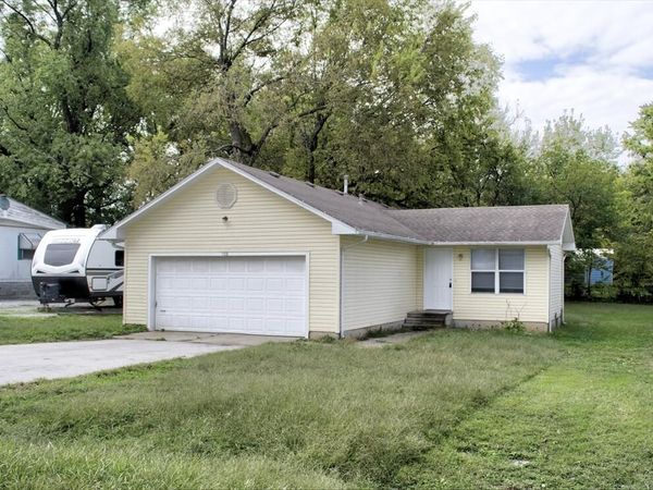 108 W Robberson Street, Willard, MO 65781