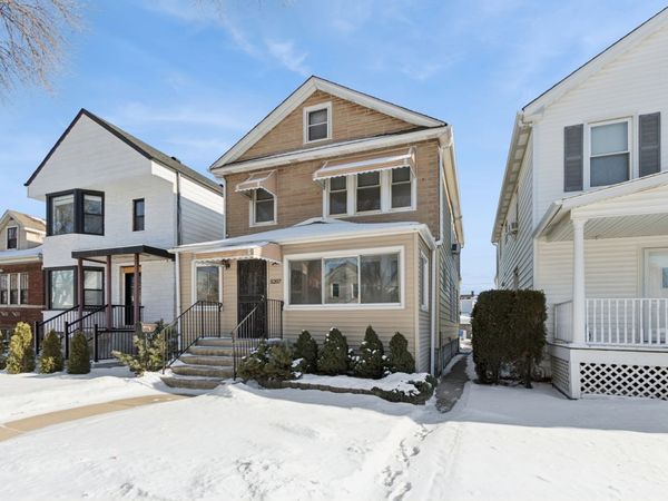 5207 N Ludlam Avenue, Chicago, IL 60630