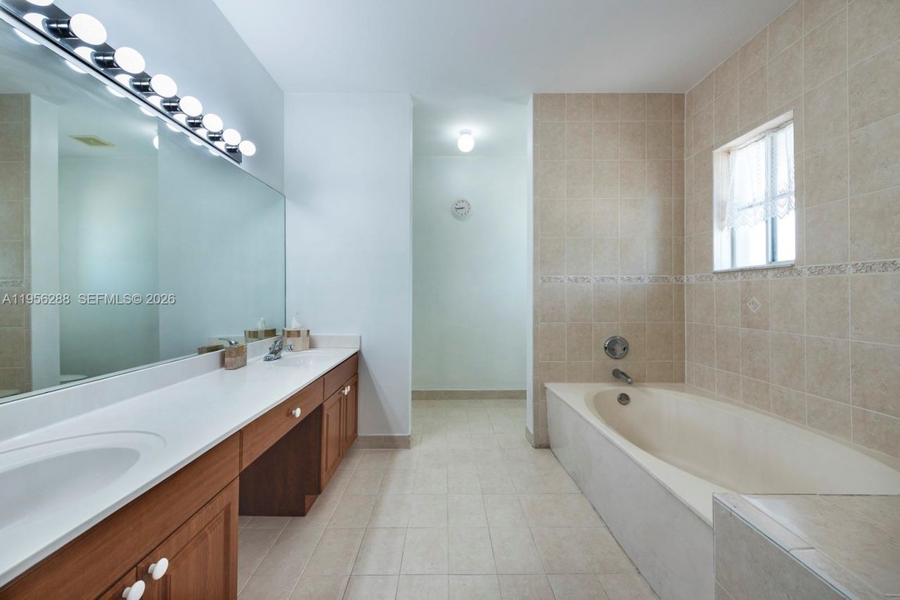 13116 SW 136th Ter, Miami, FL 33186 Photo