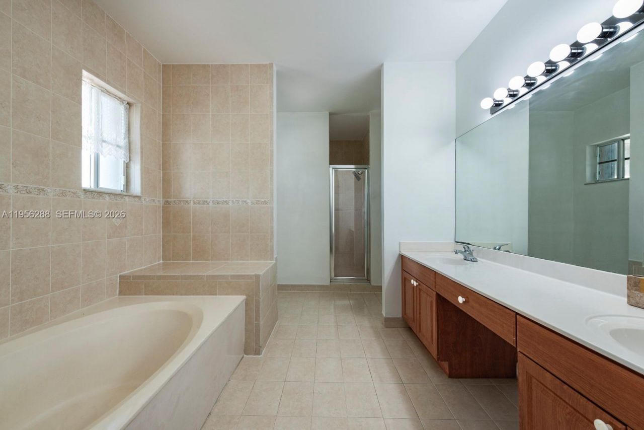 13116 SW 136th Ter, Miami, FL 33186 Photo