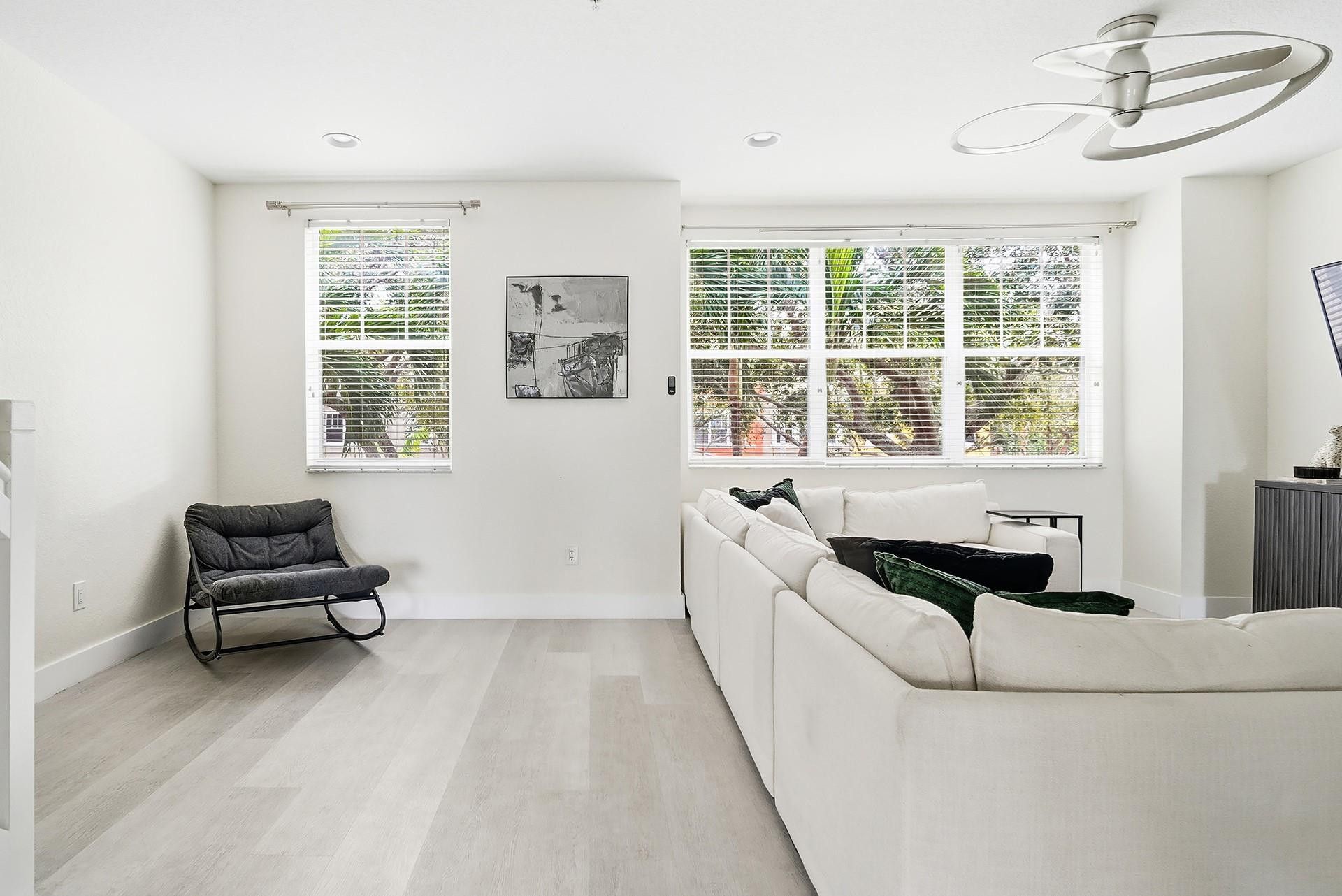 750 Millbrae Ct, Unit 4, West Palm Beach, FL 33401 Photo