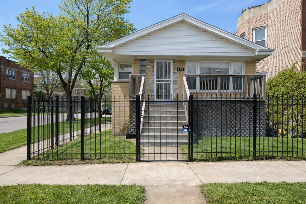 7758 S Burnham Avenue, Chicago, IL 60649 Main Photo