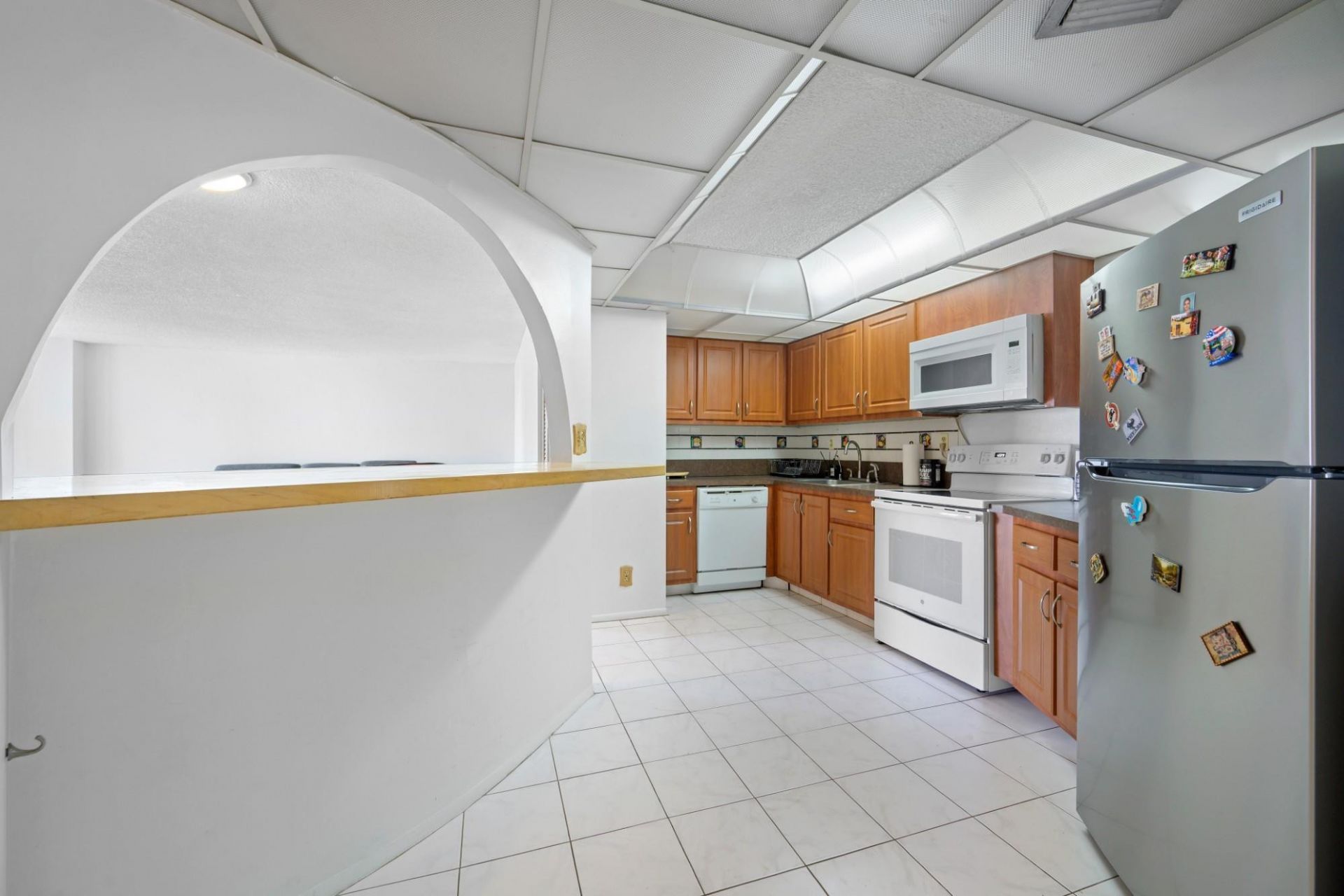 600 Parkview Drive, Unit 1111 (PH11, Hallandale Beach, FL 33009 Photo