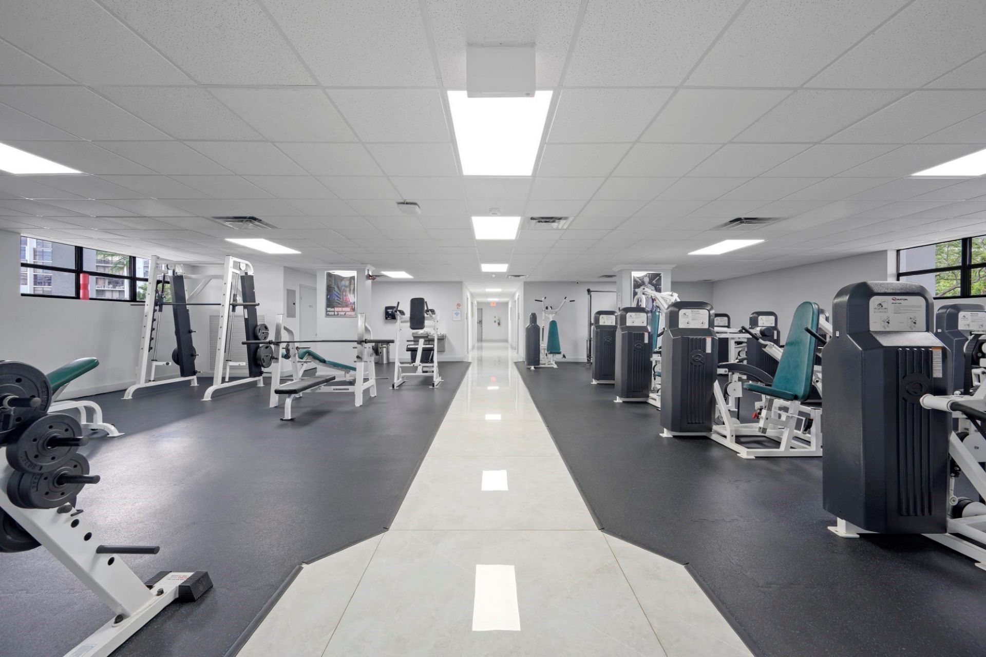 600 Parkview Drive, Unit 1111 (PH11, Hallandale Beach, FL 33009 Photo