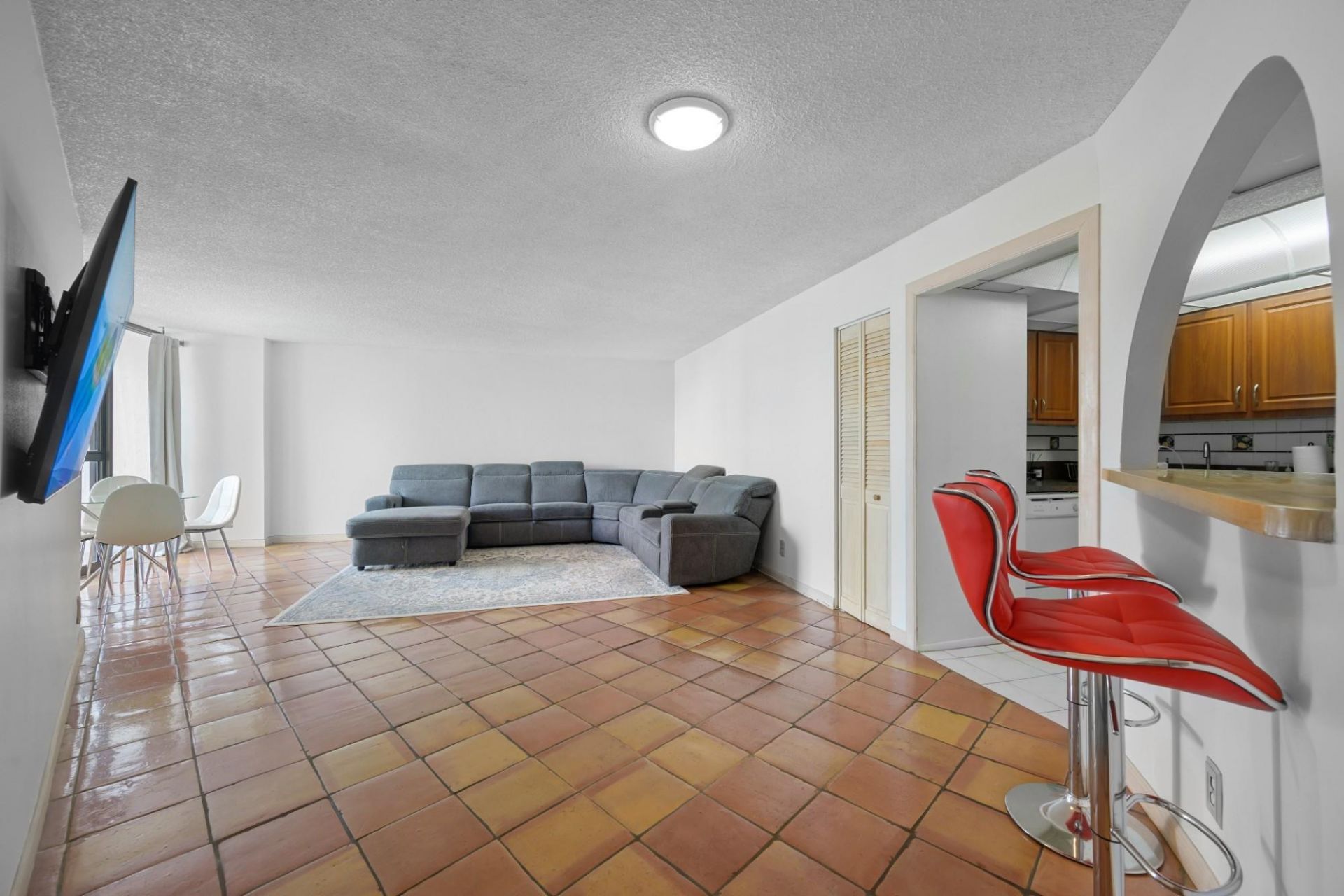 600 Parkview Drive, Unit 1111 (PH11, Hallandale Beach, FL 33009 Photo