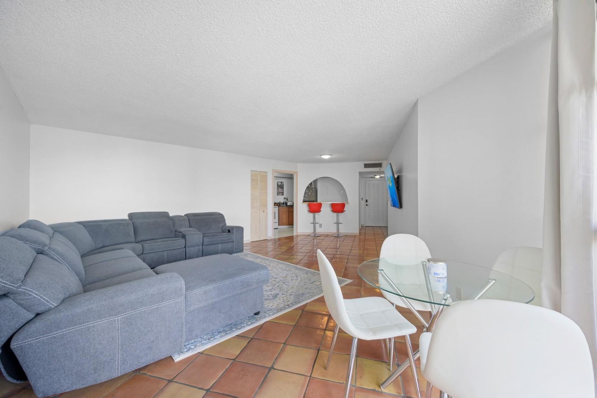 600 Parkview Drive, Unit 1111 (PH11, Hallandale Beach, FL 33009 Photo