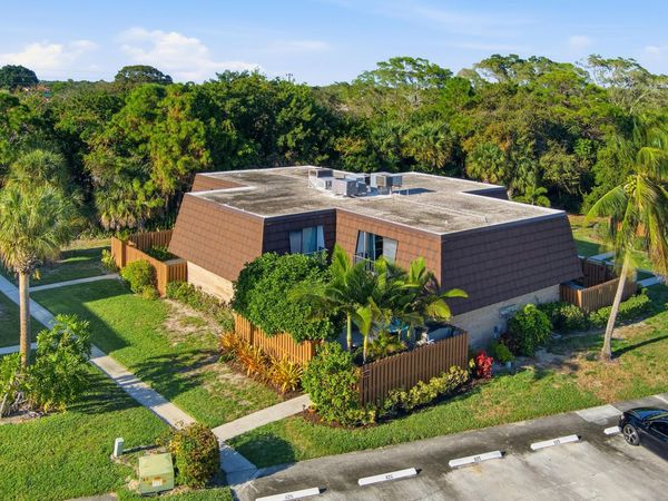 6061 SE Riverboat Drive, Unit 825, Stuart, FL 34997