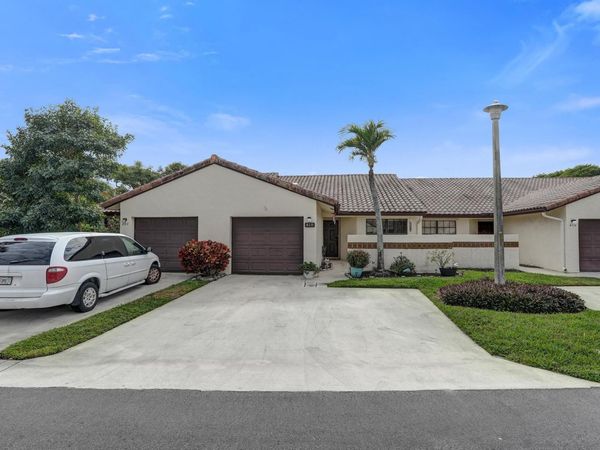 410 Buttonwood Place, Boca Raton, FL 33431