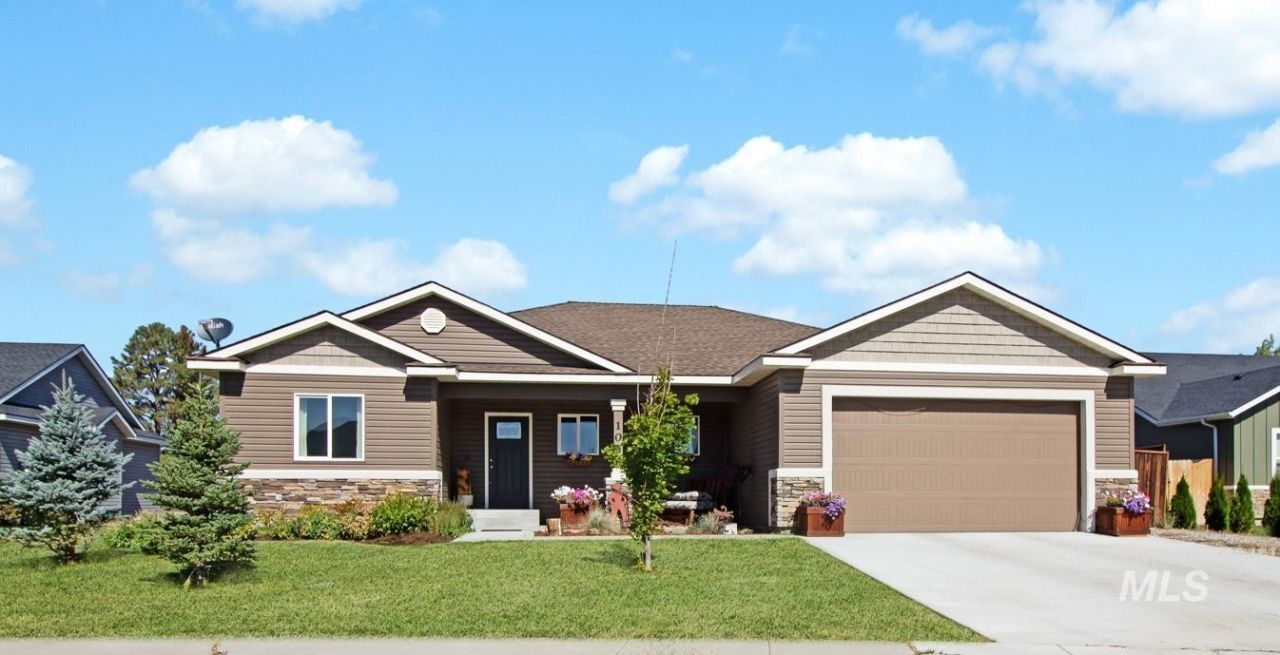 105 Greenfield Way, Carey, ID 88820 Main Photo