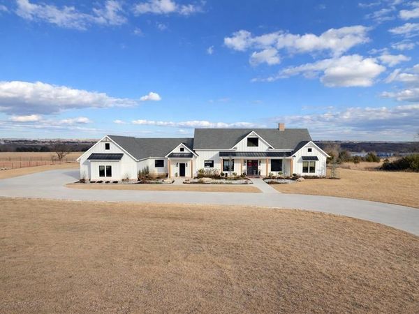 213 S Clay Road, Yale, OK 74085