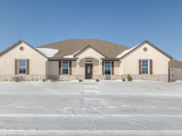 2313 E Kellan Court Terrace, Mustang, OK 73064